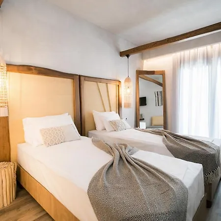 Sunrise Village 2* Szkópelosz