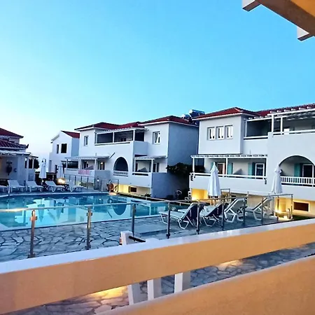 Sunrise Village 2* Szkópelosz