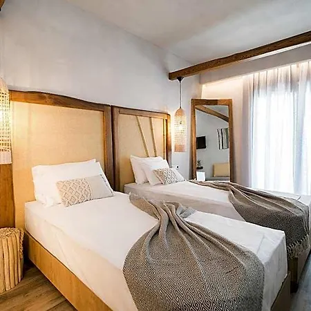 Sunrise Village 3*