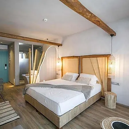 Sunrise Village سكوبيلوس تاون