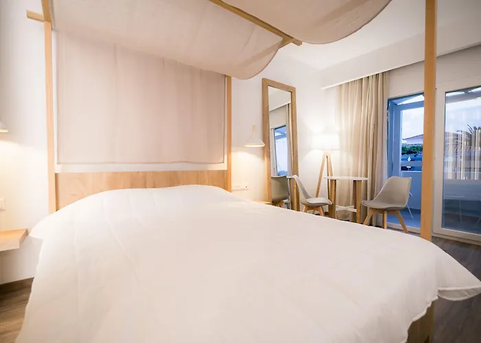 Aparthotel Sunrise Village 3*