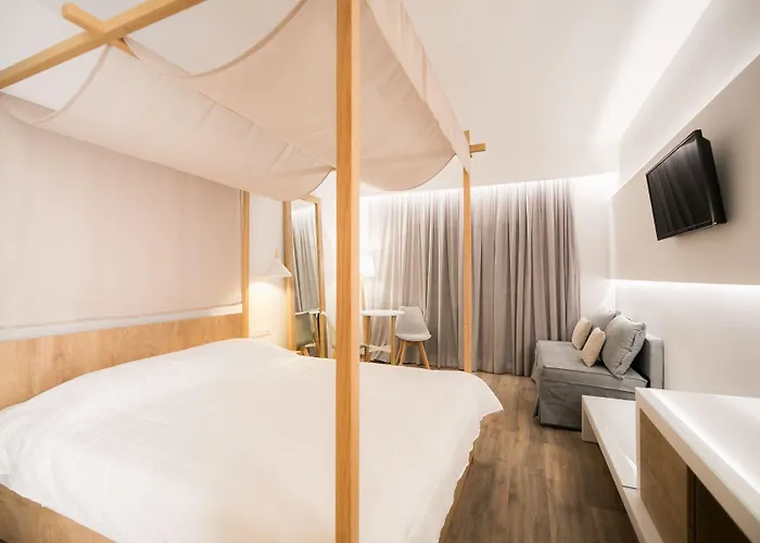 Sunrise Village Aparthotel